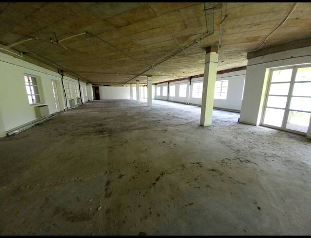 712M² OFFICE TO LET IN BRYANSTON